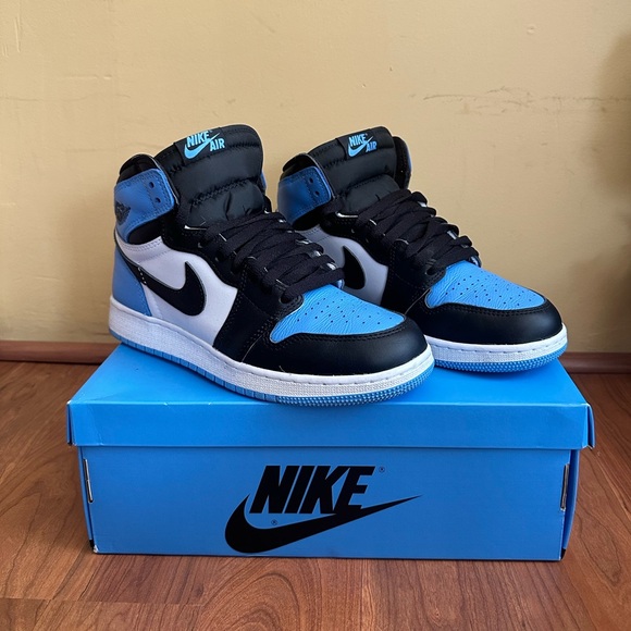 Air Jordan 1 Retro High OG GS - Picture 2 of 10